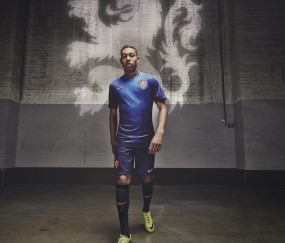 新高洪波再次出山重返中国足坛执教！已官宣出任争冠豪门新帅，鲁能球迷都点赞欢迎