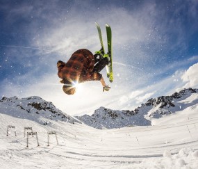 欧冠防线首度失守！阿森纳客场遭拜仁顽强扳平，晋级悬念陡增