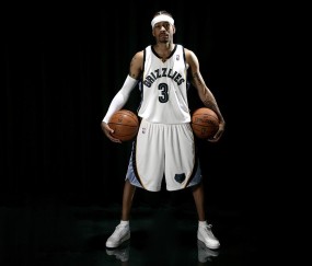 巴萨冬窗防线告急！每体曝优先租借中卫，或瞄准自由身补强