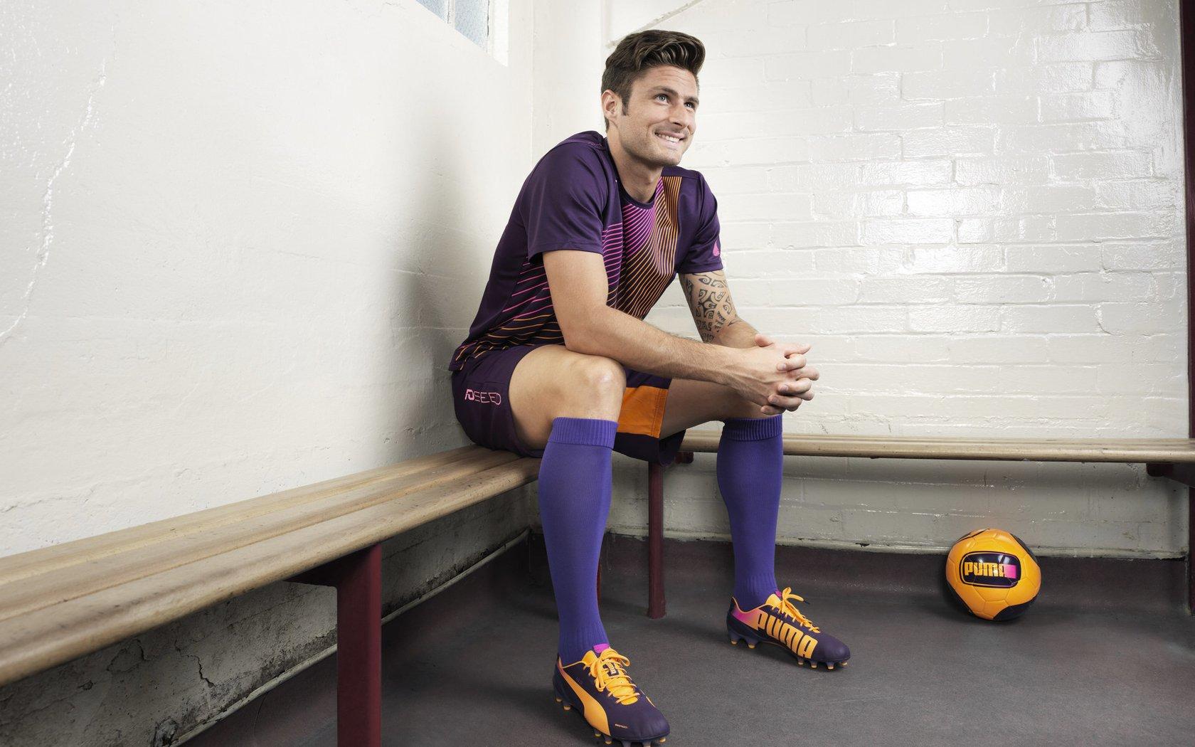 J.R.史密斯公开澄清匿名采访传闻，力挺凯里·欧文留队，团结是争冠的基石