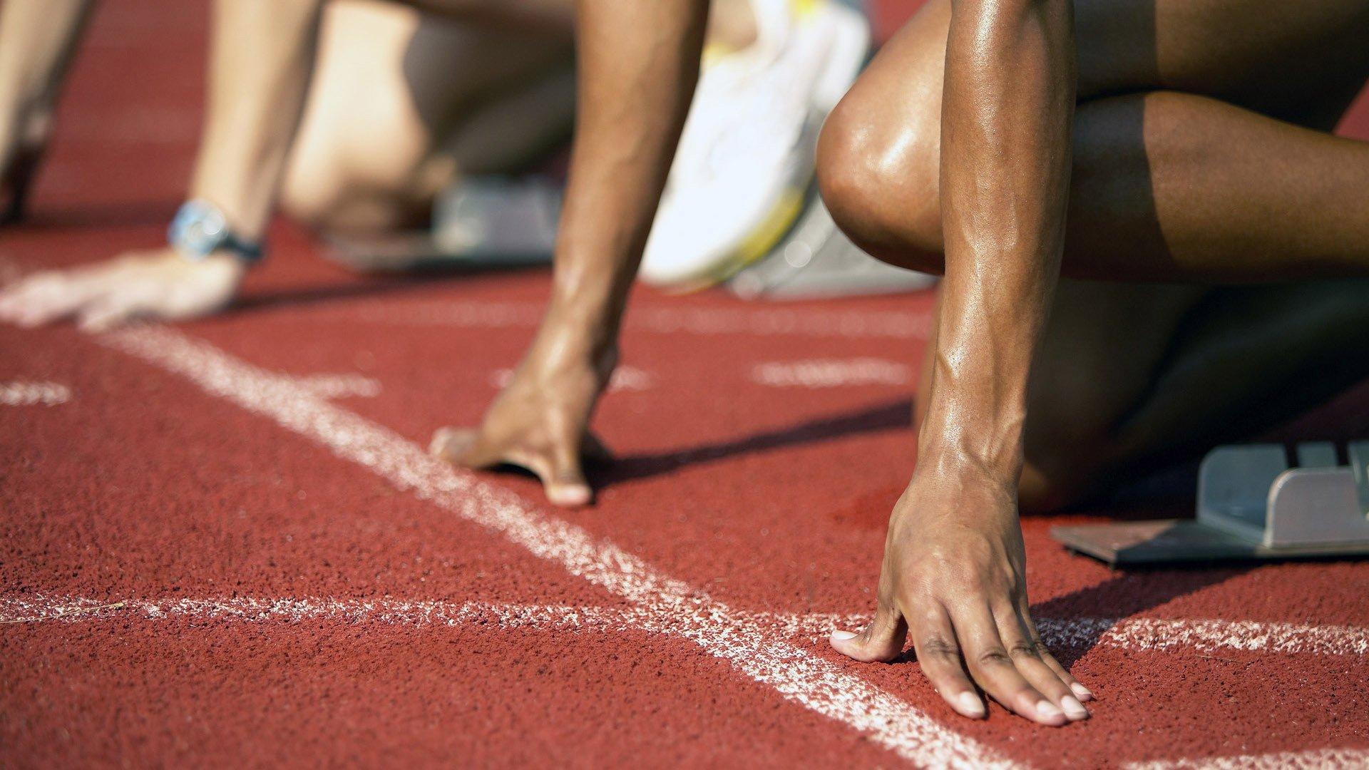 埃泽盛赞丁丁，高水平足球思想家，我自幼仰望的榜样